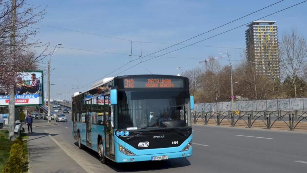 Pieţei Constituţiei liniile de transport Zilele Bucureştiului public